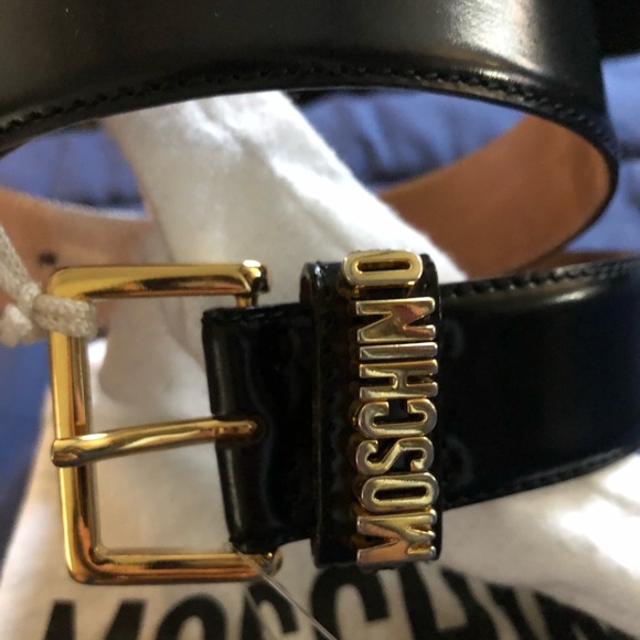 how to wear moschino belt